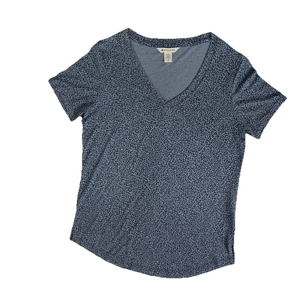 Athleta Women’s Top Small  Breezy Scoop V Neck Tee Animal Leopard Print